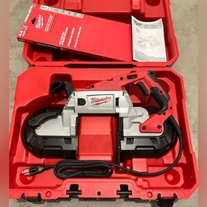 Milwaukee portable band saw with case 6232-20
